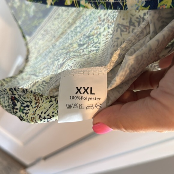 Patterned Women’s Top size XXL - Picture 4 of 4